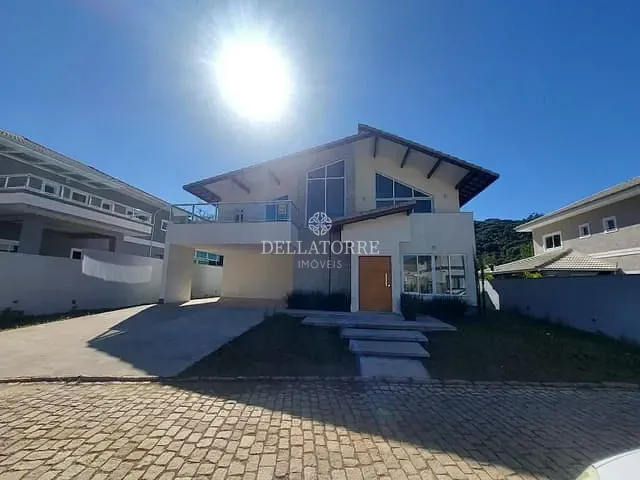 Casa com 280m² 3 quartos e 4 banheiros, à venda, no bairro Albuquerque em Teresópolis