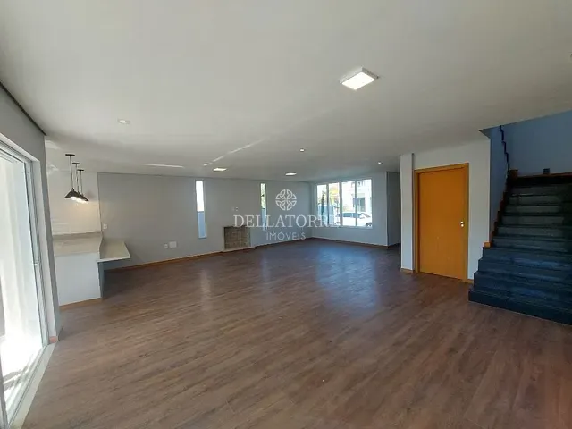 Casa com 280m² 3 quartos e 4 banheiros, à venda, no bairro Albuquerque em Teresópolis