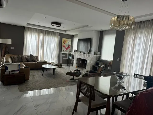 Casa 4 quartos e 4 banheiros, à venda, no bairro São Gonçalo em Pelotas