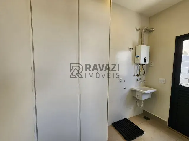 Casa 3 quartos e 2 banheiros, para alugar, no bairro Leitão em Louveira