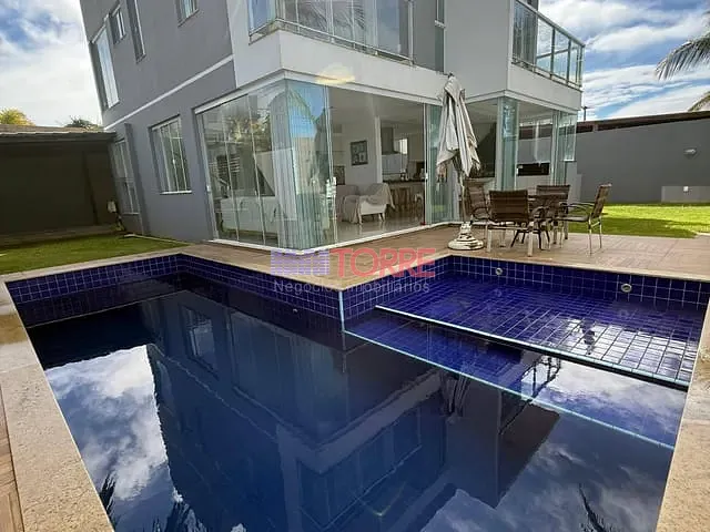 Casa com 450m² 4 quartos e 5 banheiros, à venda, no bairro Nossa Senhora da Vitória em Ilhéus