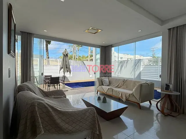 Casa com 450m² 4 quartos e 5 banheiros, à venda, no bairro Nossa Senhora da Vitória em Ilhéus