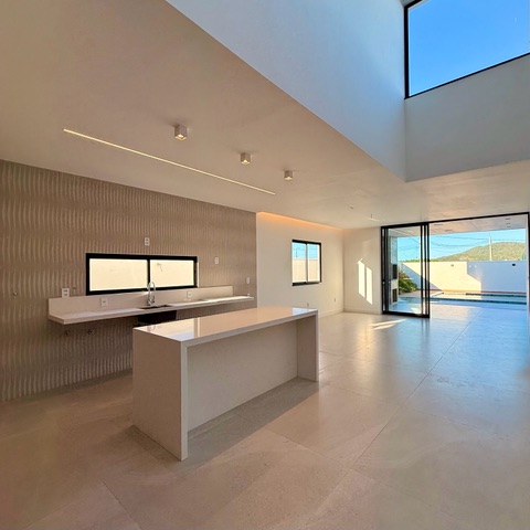 Casa com 372m² 3 quartos e 4 banheiros, à venda, no bairro Nova São Pedro em São Pedro da Aldeia