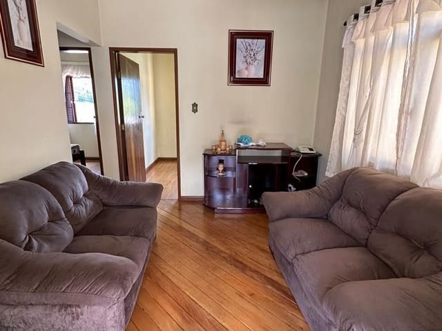 Casa com 200m² 3 quartos e 2 banheiros, à venda, no bairro Centro em Extrema