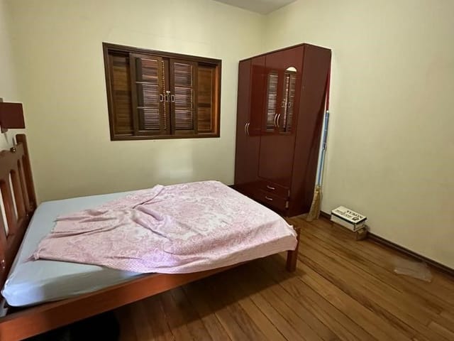 Casa com 200m² 3 quartos e 2 banheiros, à venda, no bairro Centro em Extrema