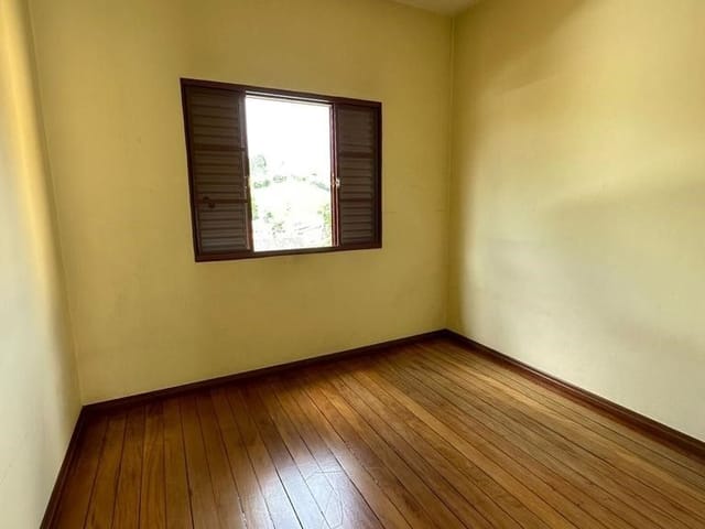 Casa com 200m² 3 quartos e 2 banheiros, à venda, no bairro Centro em Extrema