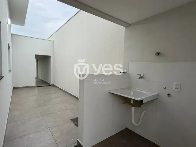 Casa 2 quartos e 1 banheiro, à venda, no bairro Jardim Europa em Araxá