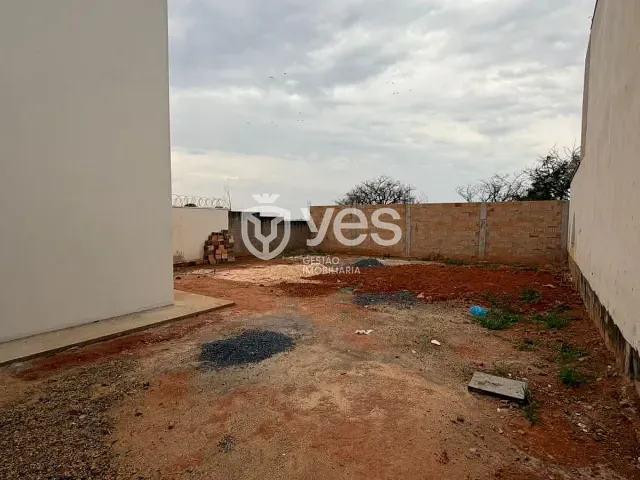 Casa 2 quartos e 1 banheiro, à venda, no bairro Jardim Europa em Araxá