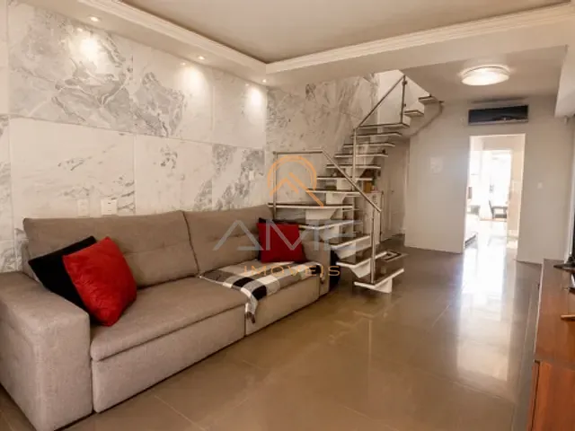 Casa com 215m² 3 quartos e 3 banheiros, à venda, no bairro Centro em Pelotas