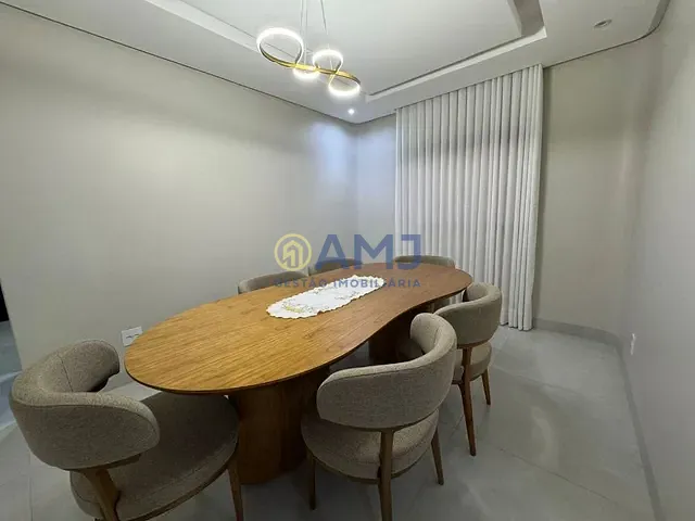 Casa com 374m² 3 quartos e 3 banheiros, à venda, no bairro Vila Isaura em Goiânia
