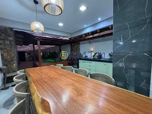 Casa com 374m² 3 quartos e 3 banheiros, à venda, no bairro Vila Isaura em Goiânia