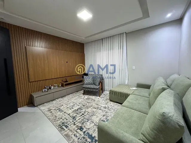 Casa com 374m² 3 quartos e 3 banheiros, à venda, no bairro Vila Isaura em Goiânia