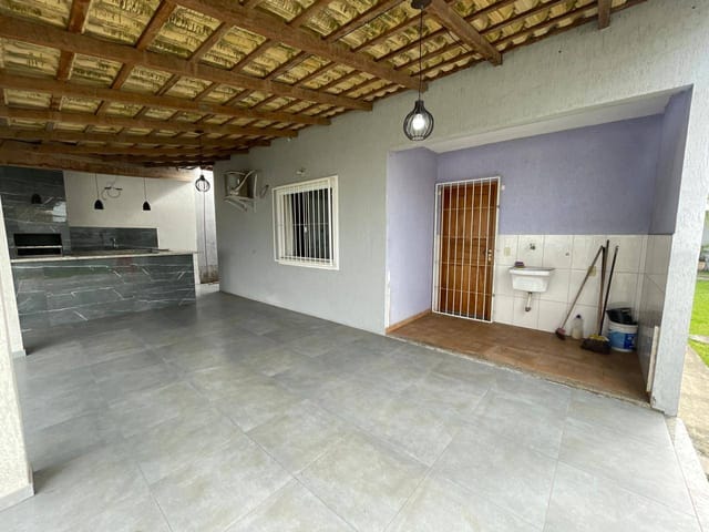 Casa com 438m² 2 quartos e 1 banheiro, à venda, no bairro Jardim Atlântico Leste (Itaipuaçu) em Maricá