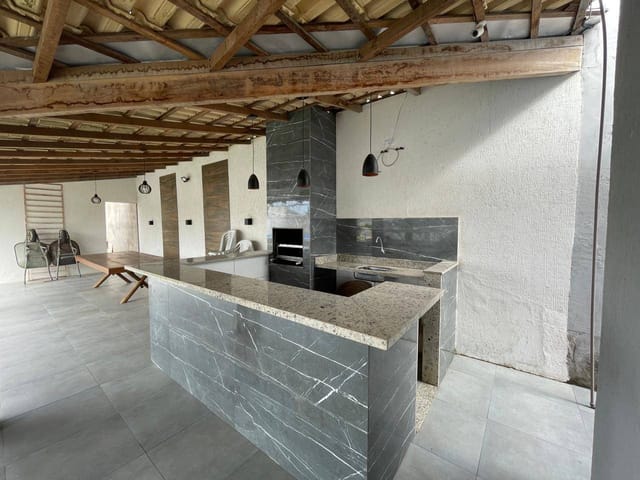 Casa com 438m² 2 quartos e 1 banheiro, à venda, no bairro Jardim Atlântico Leste (Itaipuaçu) em Maricá