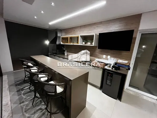 Casa 4 quartos e 6 banheiros, à venda, no bairro Jardins Valência em Goiânia