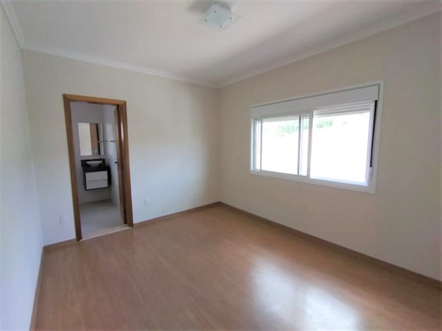 Casa com 330m² 5 quartos e 5 banheiros, à venda ou para alugar, no bairro Colônia Dona Luíza em Ponta Grossa