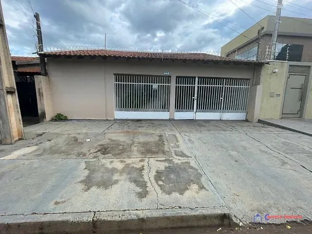Casa com 300m² 3 quartos e 1 banheiro, à venda, no bairro Jardim Novo Aeroporto em Três Lagoas