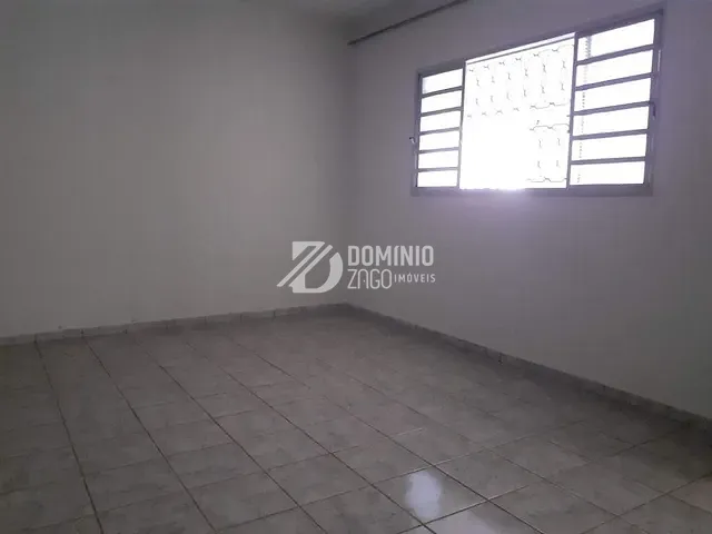 Casa com 250m² 2 quartos e 1 banheiro, à venda, no bairro Boa Vista em Uberaba