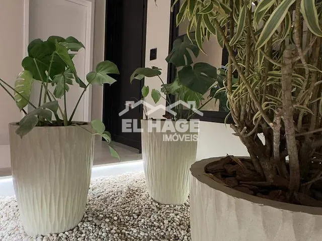Casa com 229m² 4 quartos e 5 banheiros, à venda, no bairro Condomínio Residencial Florais Safira em Cuiabá