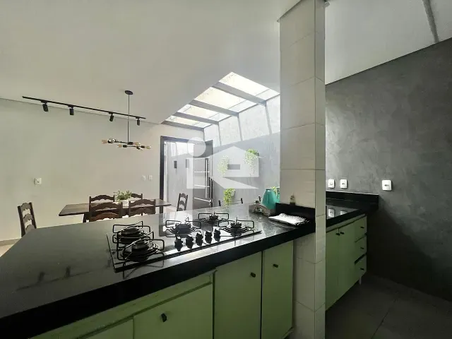 Casa com 151m² 3 quartos e 1 banheiro, à venda, no bairro Capricórnio em Rolândia
