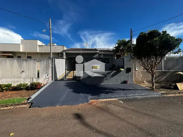 Casa com 151m² 3 quartos e 1 banheiro, à venda, no bairro Capricórnio em Rolândia