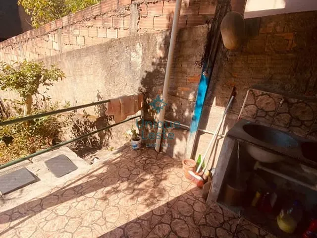 Casa com 354m² 5 quartos e 2 banheiros, à venda, no bairro Maria Goretti em Belo Horizonte