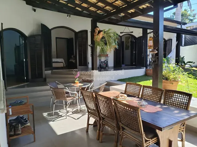 Casa com 372m² 3 quartos e 2 banheiros, à venda, no bairro Centro em Jaguariúna