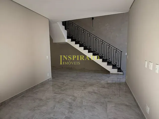 Casa com 150m² 3 quartos e 4 banheiros, à venda ou para alugar, no bairro Jardim Celeste em Jundiaí