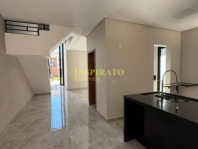 Casa com 150m² 3 quartos e 4 banheiros, à venda ou para alugar, no bairro Jardim Celeste em Jundiaí
