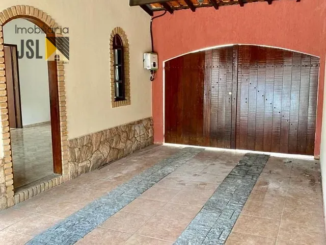 Casa com 357m² 3 quartos e 2 banheiros, à venda, no bairro Vila Santos em Caçapava