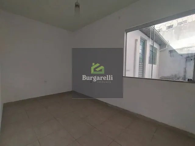 Casa 4 quartos e 2 banheiros, para alugar, no bairro Centro em Lavras