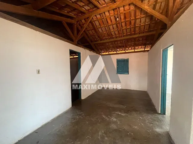 Casa com 366m² 2 quartos e 1 banheiro, à venda, no bairro São Jorge em Araçuaí