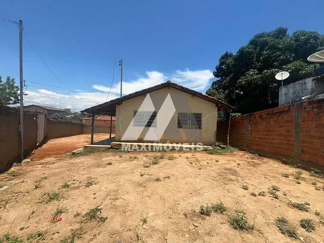 Casa com 366m² 2 quartos e 1 banheiro, à venda, no bairro São Jorge em Araçuaí