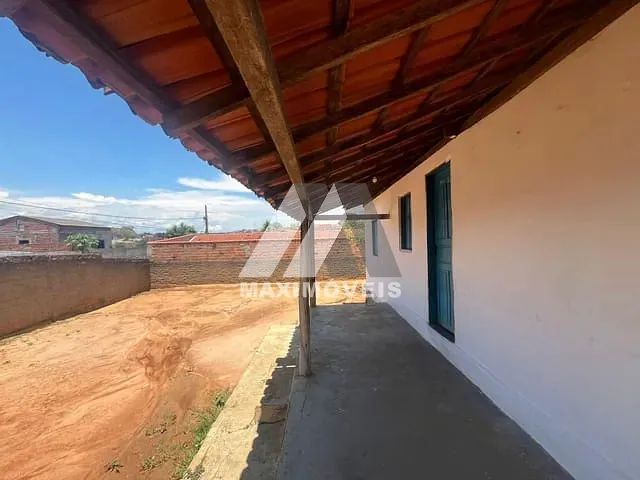 Casa com 366m² 2 quartos e 1 banheiro, à venda, no bairro São Jorge em Araçuaí