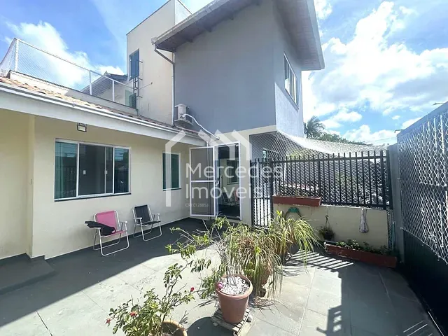 Casa com 250m² 4 quartos e 4 banheiros, à venda, no bairro São Judas em Itajaí