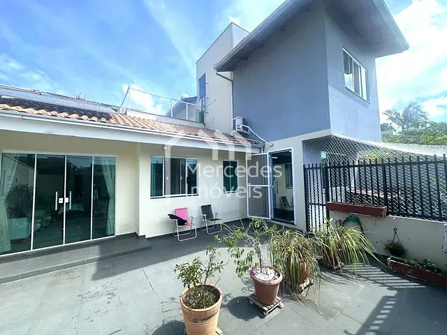 Casa com 250m² 4 quartos e 4 banheiros, à venda, no bairro São Judas em Itajaí