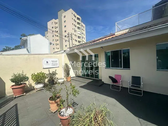 Casa com 250m² 4 quartos e 4 banheiros, à venda, no bairro São Judas em Itajaí