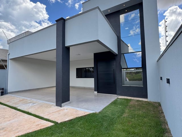 Casa com 300m² 3 quartos e 4 banheiros, à venda, no bairro Jardim Bougainville em Sinop