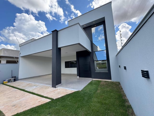Casa com 300m² 3 quartos e 4 banheiros, à venda, no bairro Jardim Bougainville em Sinop
