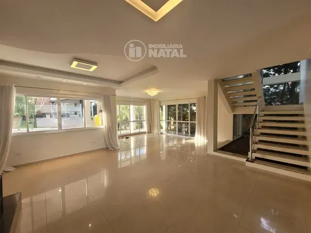 Casa 4 quartos e 5 banheiros, para alugar, no bairro Esperança em Londrina