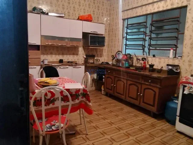 Casa com 300m² 3 quartos e 2 banheiros, à venda, no bairro Parque Industrial em São José dos Campos