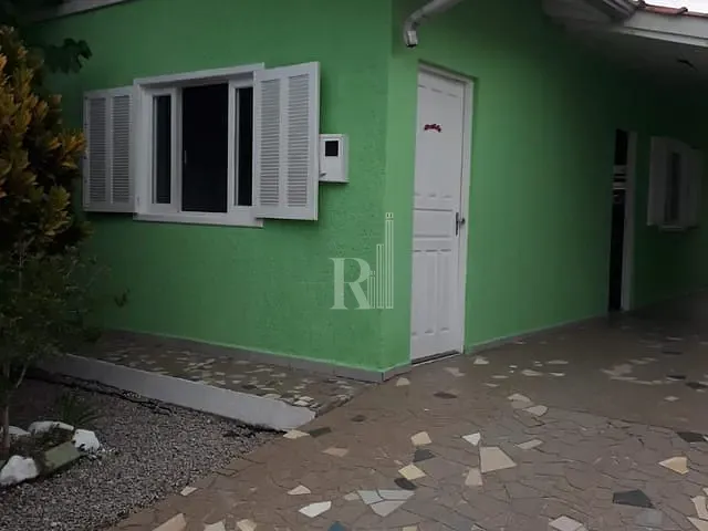 Casa 2 quartos e 1 banheiro, à venda, no bairro Centro em Tijucas