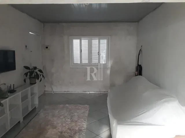 Casa 2 quartos e 1 banheiro, à venda, no bairro Centro em Tijucas