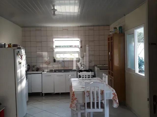 Casa 2 quartos e 1 banheiro, à venda, no bairro Centro em Tijucas