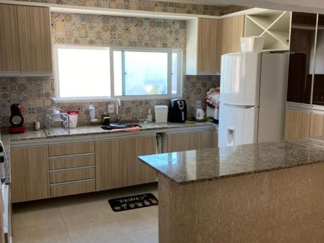 Casa com 360m² 3 quartos e 2 banheiros, à venda, no bairro Laranjal em Pelotas