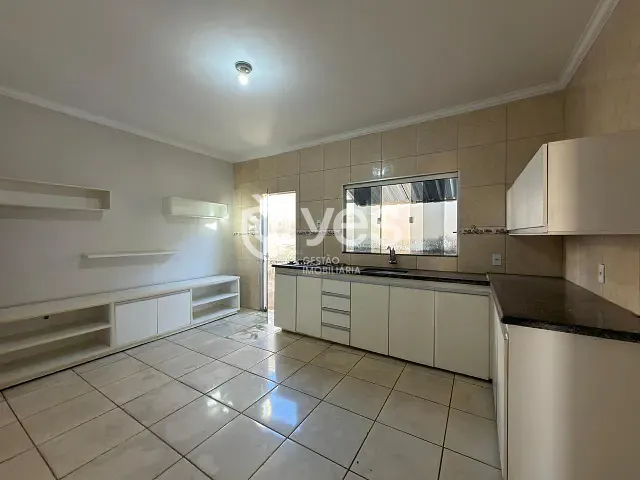 Casa 3 quartos e 2 banheiros, à venda, no bairro Santa Rita em Araxá