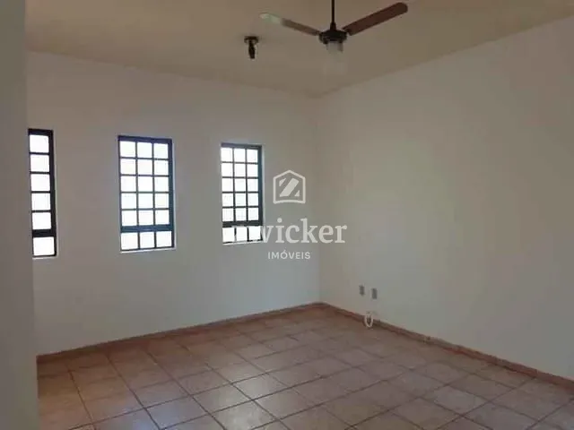 Casa com 242m² 3 quartos e 3 banheiros, à venda, no bairro Jardim Aeroporto em Bauru