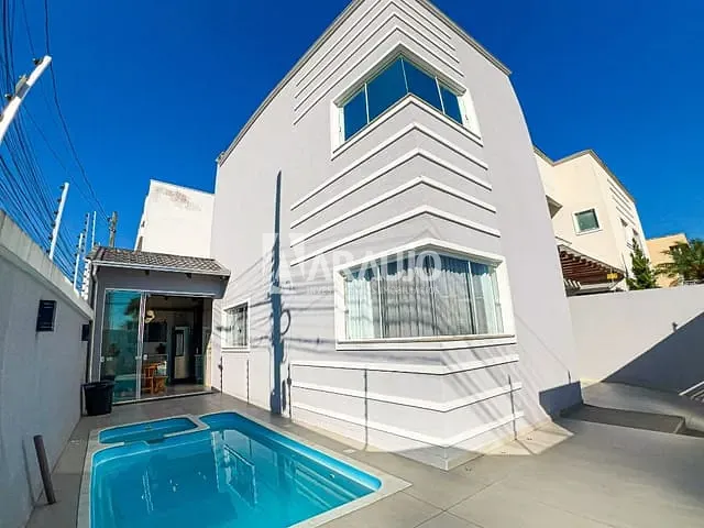 Casa com 133m² 3 quartos e 3 banheiros, à venda, no bairro São Judas em Itajaí