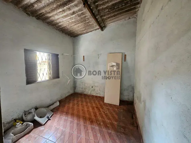 Casa 2 quartos e 1 banheiro, à venda, no bairro Cidade Boa Vista em Suzano