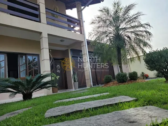 Casa com 405m² 3 quartos e 4 banheiros, à venda, no bairro Vila Nova em Joinville